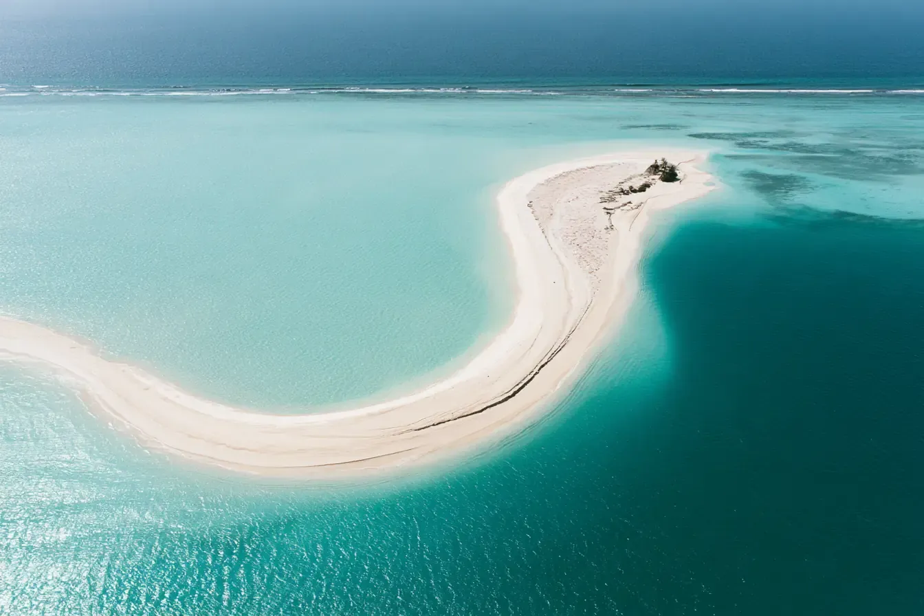 Un banc de sable dans le lagon