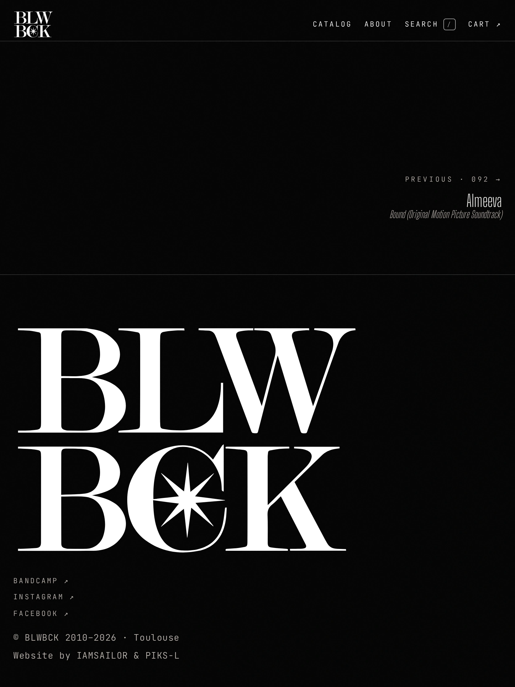 BLWBCK — Pied de page (tablette)