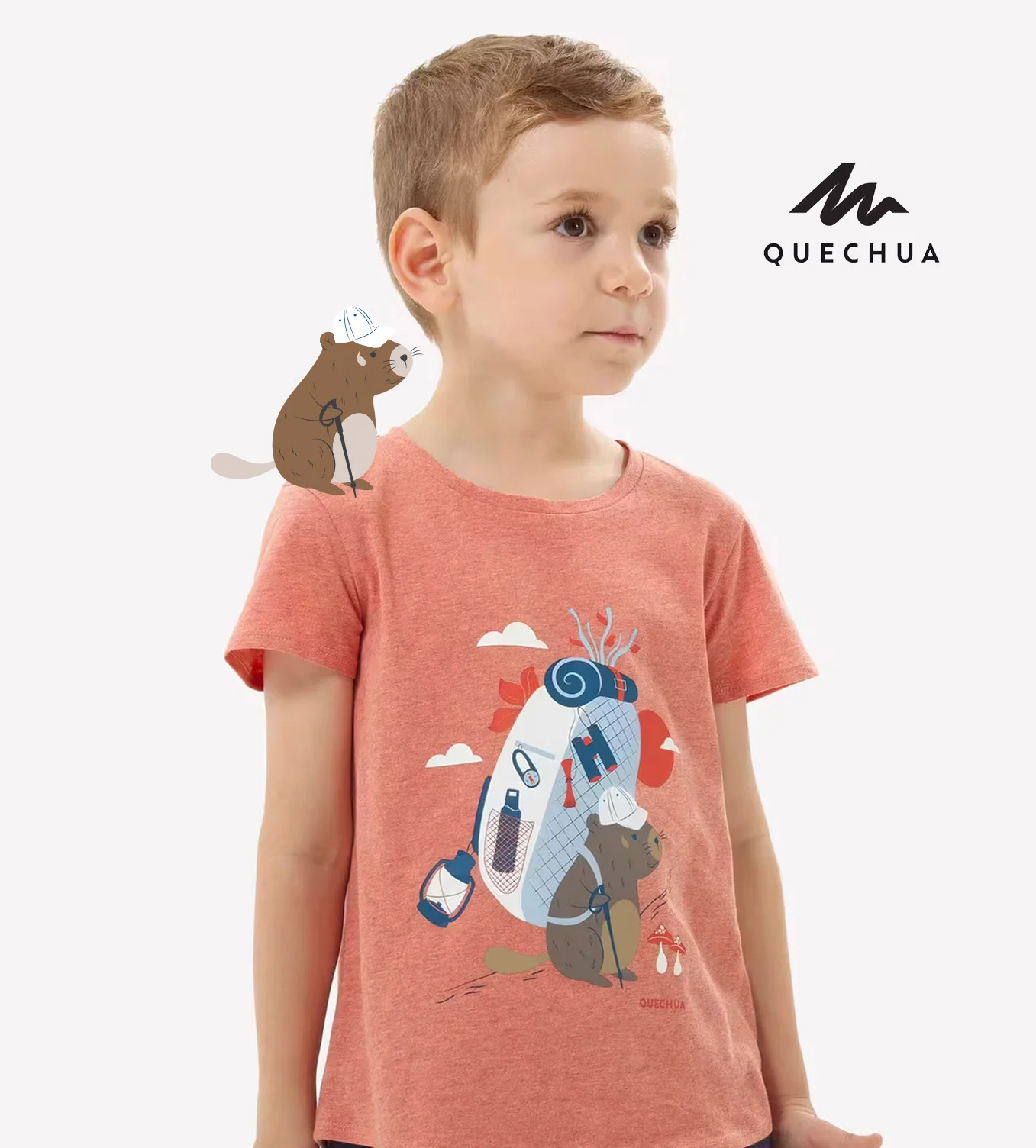Enfant portant le t-shirt Quechua illustré par Marion Blanc